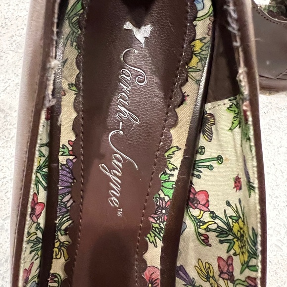 Sarah Jayne Heels - Picture 5 of 7